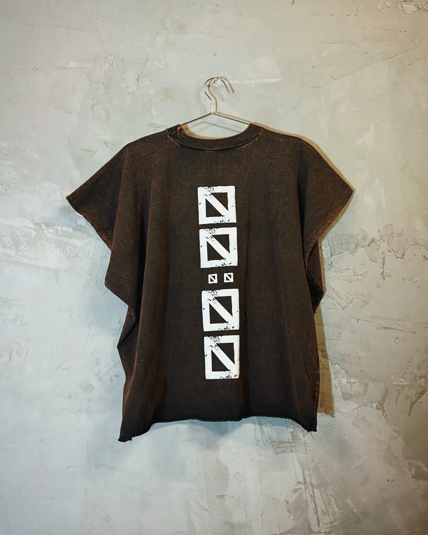 TK RUSTED BOX CUT TEE